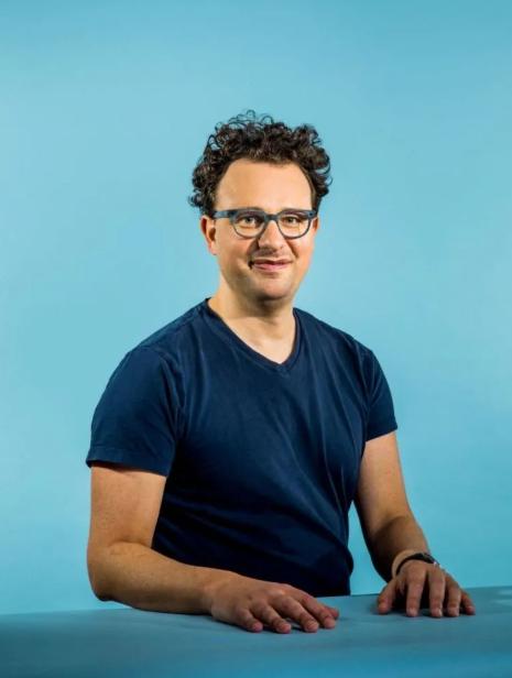 同门、背叛、对峙，Open AI最大的劲敌浮出水面